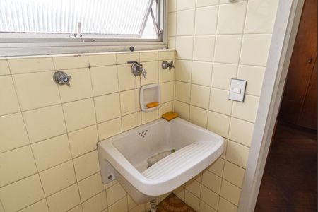 Apartamento à venda com 145m², 3 quartos e 2 vagas Apartamento à venda com 145m², 3 quartos e 2 vagasÁrea de Serviço