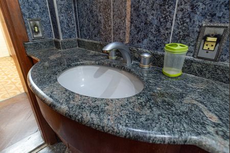 Apartamento à venda com 145m², 3 quartos e 2 vagas Apartamento à venda com 145m², 3 quartos e 2 vagasBanheiro 2