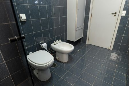 Apartamento à venda com 145m², 3 quartos e 2 vagas Apartamento à venda com 145m², 3 quartos e 2 vagasBanheiro da Suíte