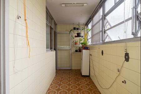 Apartamento à venda com 145m², 3 quartos e 2 vagas Apartamento à venda com 145m², 3 quartos e 2 vagasÁrea de Serviço