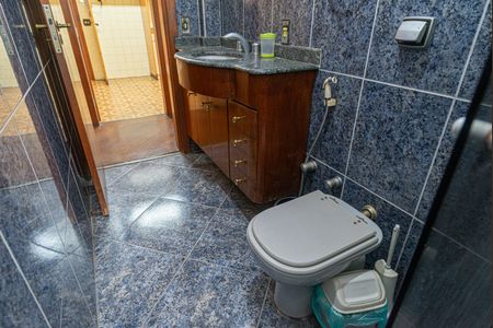 Apartamento à venda com 145m², 3 quartos e 2 vagas Apartamento à venda com 145m², 3 quartos e 2 vagasBanheiro 2