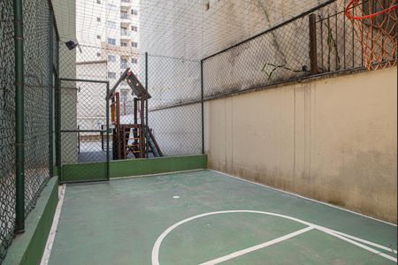 Apartamento à venda com 145m², 3 quartos e 2 vagas Apartamento à venda com 145m², 3 quartos e 2 vagasÁrea comum - Quadra