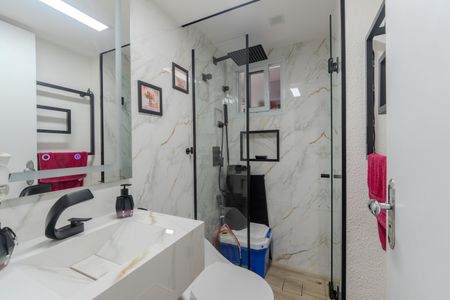 Apartamento à venda com 60m², 2 quartos e 1 vaga Apartamento à venda com 60m², 2 quartos e 1 vagaBanheiro