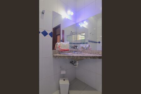 Casa à venda com 415m², 5 quartos e 4 vagasBanheiro Social