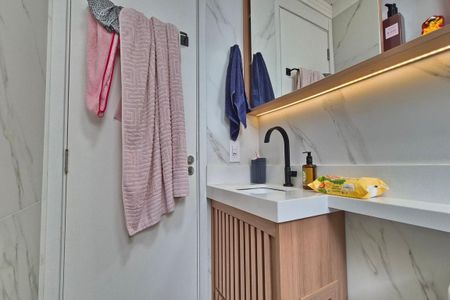 Apartamento à venda com 70m², 3 quartos e 2 vagas Apartamento à venda com 70m², 3 quartos e 2 vagasBanheiro da Suíte