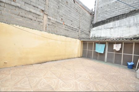 Casa à venda com 110m², 2 quartos e 1 vagaQuintal