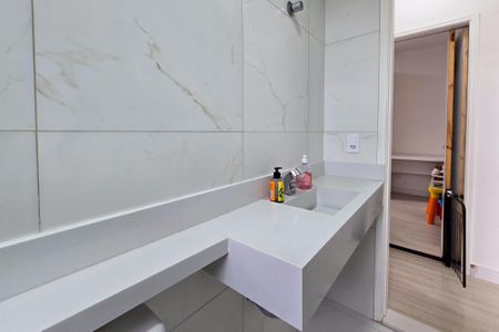 Apartamento à venda com 67m², 2 quartos e 1 vagaBanheiro Social