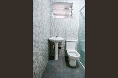 Banheiro de casa para alugar com 1 quarto, 66m² em Jardim Record, Taboão da Serra