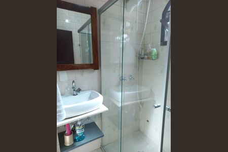 Casa à venda com 156m², 3 quartos e 2 vagasBanheiro