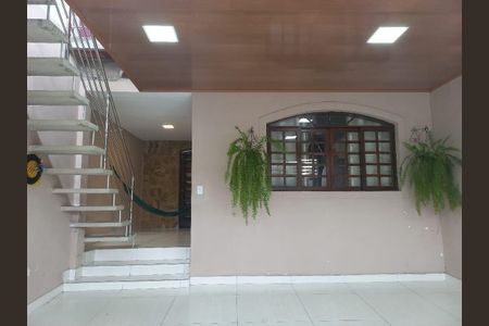 Casa à venda com 156m², 3 quartos e 2 vagasOutros