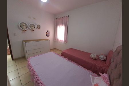 Casa à venda com 156m², 3 quartos e 2 vagasQuarto