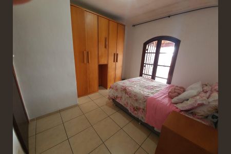 Casa à venda com 156m², 3 quartos e 2 vagasQuarto