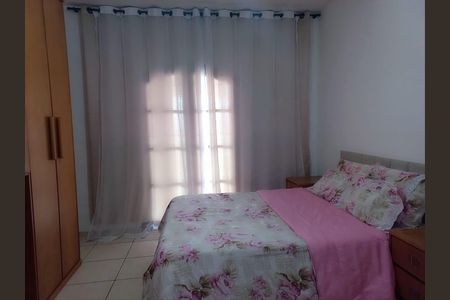 Casa à venda com 156m², 3 quartos e 2 vagasQuarto