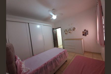 Casa à venda com 156m², 3 quartos e 2 vagasQuarto