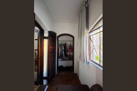 Casa à venda com 418m², 5 quartos e 3 vagasEscritório