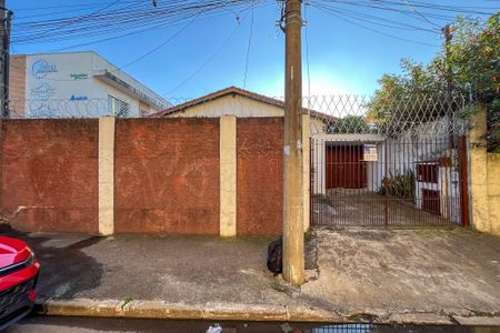Casa à venda com 418m², 5 quartos e 3 vagasFachada
