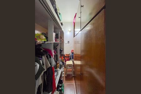 Casa à venda com 418m², 5 quartos e 3 vagasCloset