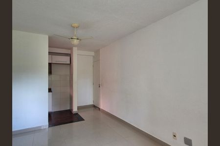 Sala  de apartamento à venda com 3 quartos, 53m² em Vargem Pequena, Rio de Janeiro
