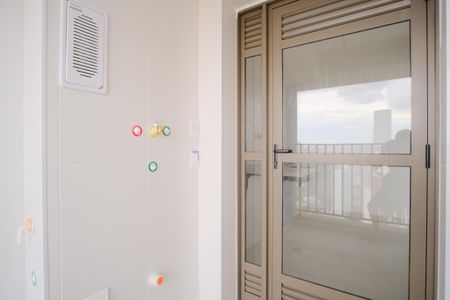 Apartamento à venda com 68m², 2 quartos e 1 vagaÁrea de Serviço