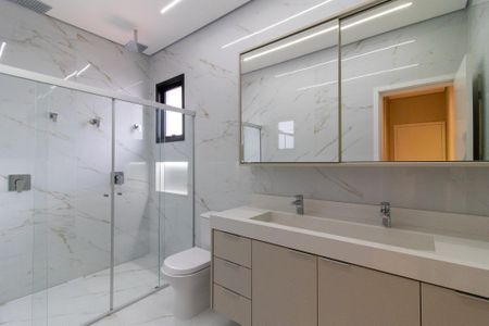 Casa de condomínio à venda com 271m², 4 quartos e 4 vagasBanheiro da Suíte 1