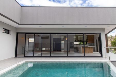 Casa de condomínio à venda com 271m², 4 quartos e 4 vagasÁrea externa