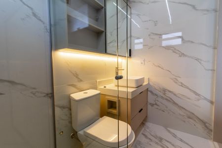 Casa de condomínio à venda com 271m², 4 quartos e 4 vagasBanheiro da Suíte 2