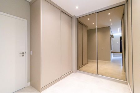 Casa de condomínio à venda com 271m², 4 quartos e 4 vagasSuite 1