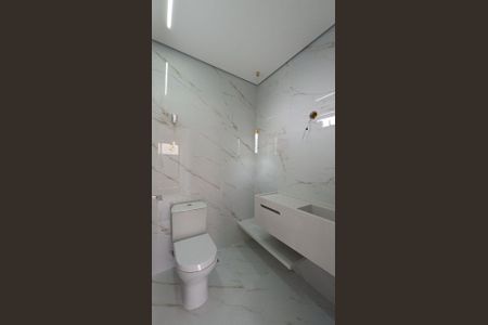 Casa de condomínio à venda com 271m², 4 quartos e 4 vagasLavabo