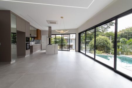 Sala de casa de condomínio à venda com 4 quartos, 271m² em Swiss Park, Campinas