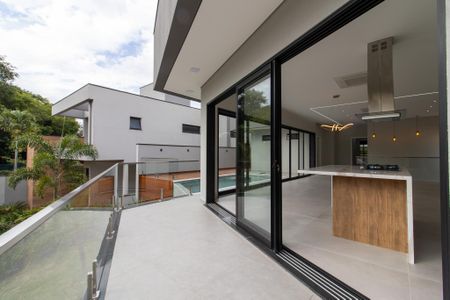 Casa de condomínio à venda com 271m², 4 quartos e 4 vagasVaranda