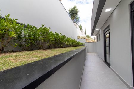 Casa de condomínio à venda com 271m², 4 quartos e 4 vagasÁrea externa