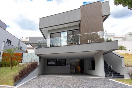Casa de condomínio à venda com 271m², 4 quartos e 4 vagasFachada