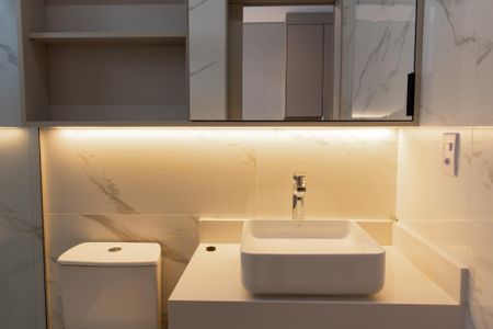 Casa de condomínio à venda com 271m², 4 quartos e 4 vagasBanheiro da Suíte 2