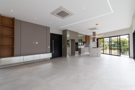 Casa de condomínio à venda com 271m², 4 quartos e 4 vagasSala