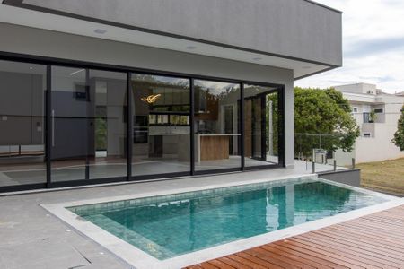 Casa de condomínio à venda com 271m², 4 quartos e 4 vagasÁrea externa