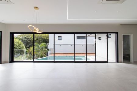 Casa de condomínio à venda com 271m², 4 quartos e 4 vagasSala