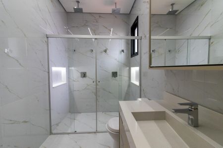 Casa de condomínio à venda com 271m², 4 quartos e 4 vagasBanheiro da Suíte 1