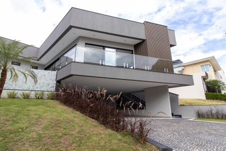 Casa de condomínio à venda com 271m², 4 quartos e 4 vagasFachada