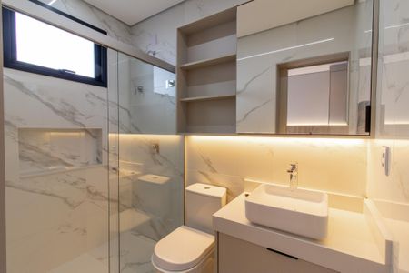 Casa de condomínio à venda com 271m², 4 quartos e 4 vagasBanheiro da Suíte 2