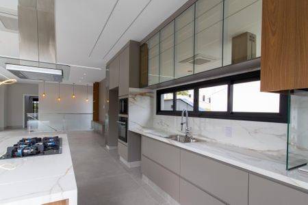 Casa de condomínio à venda com 271m², 4 quartos e 4 vagasCozinha