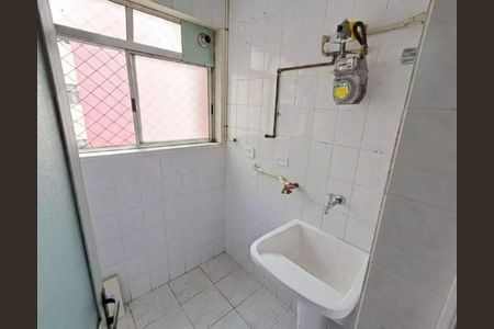 Apartamento à venda com 70m², 3 quartos e 2 vagas Apartamento à venda com 70m², 3 quartos e 2 vagasÁrea de serviço