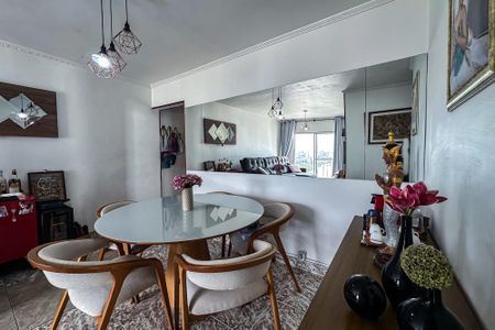 Apartamento à venda com 84m², 2 quartos e 1 vaga Apartamento à venda com 84m², 2 quartos e 1 vagaSala de Jantar