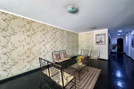 Apartamento à venda com 84m², 2 quartos e 1 vaga Apartamento à venda com 84m², 2 quartos e 1 vagaHall de entrada