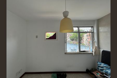Quarto 1 de apartamento para alugar com 2 quartos, 45m² em Tomás Coelho, Rio de Janeiro
