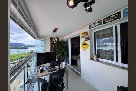 Apartamento à venda com 84m², 2 quartos e 1 vagaVaranda