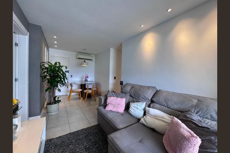 Sala de apartamento para alugar com 2 quartos, 84m² em Barra da Tijuca, Rio de Janeiro