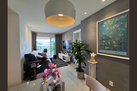 Sala de apartamento para alugar com 2 quartos, 84m² em Barra da Tijuca, Rio de Janeiro