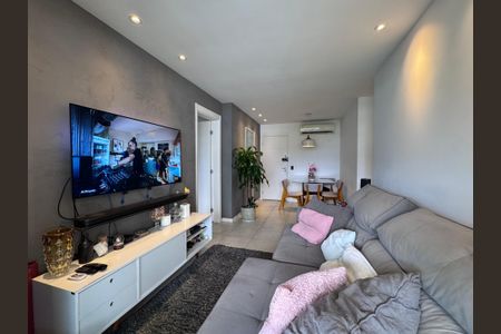 Sala de apartamento para alugar com 2 quartos, 84m² em Barra da Tijuca, Rio de Janeiro