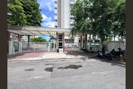 Apartamento à venda com 84m², 2 quartos e 1 vagaFachada