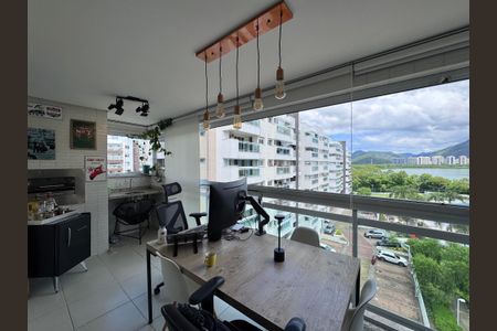 Apartamento à venda com 84m², 2 quartos e 1 vagaVaranda